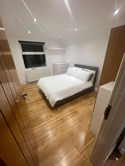 2 Bedroom Apartment In Hampdenrd London Luaran gambar